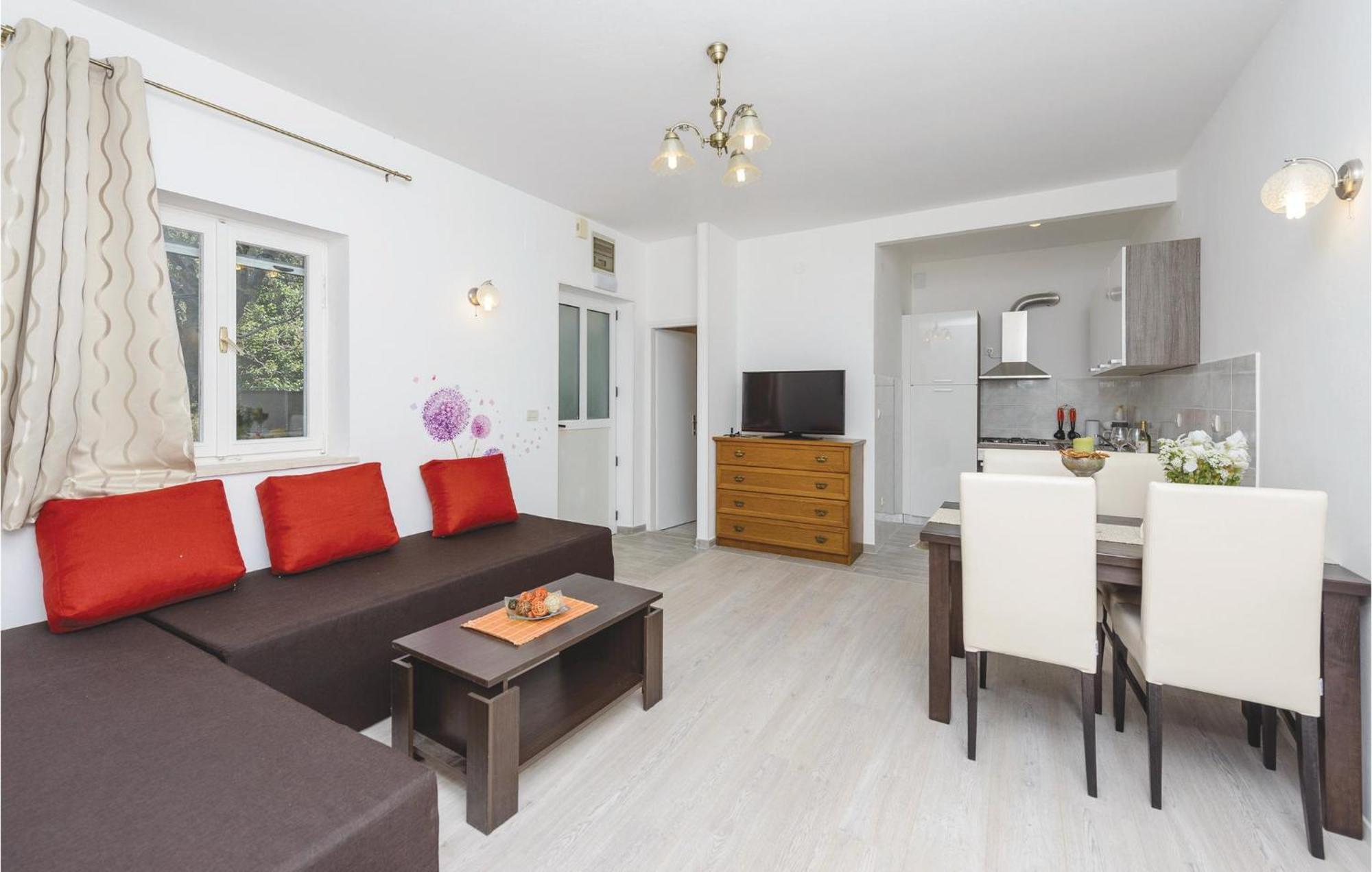 Pet Friendly In Bosanka With Kitchen Ragusa