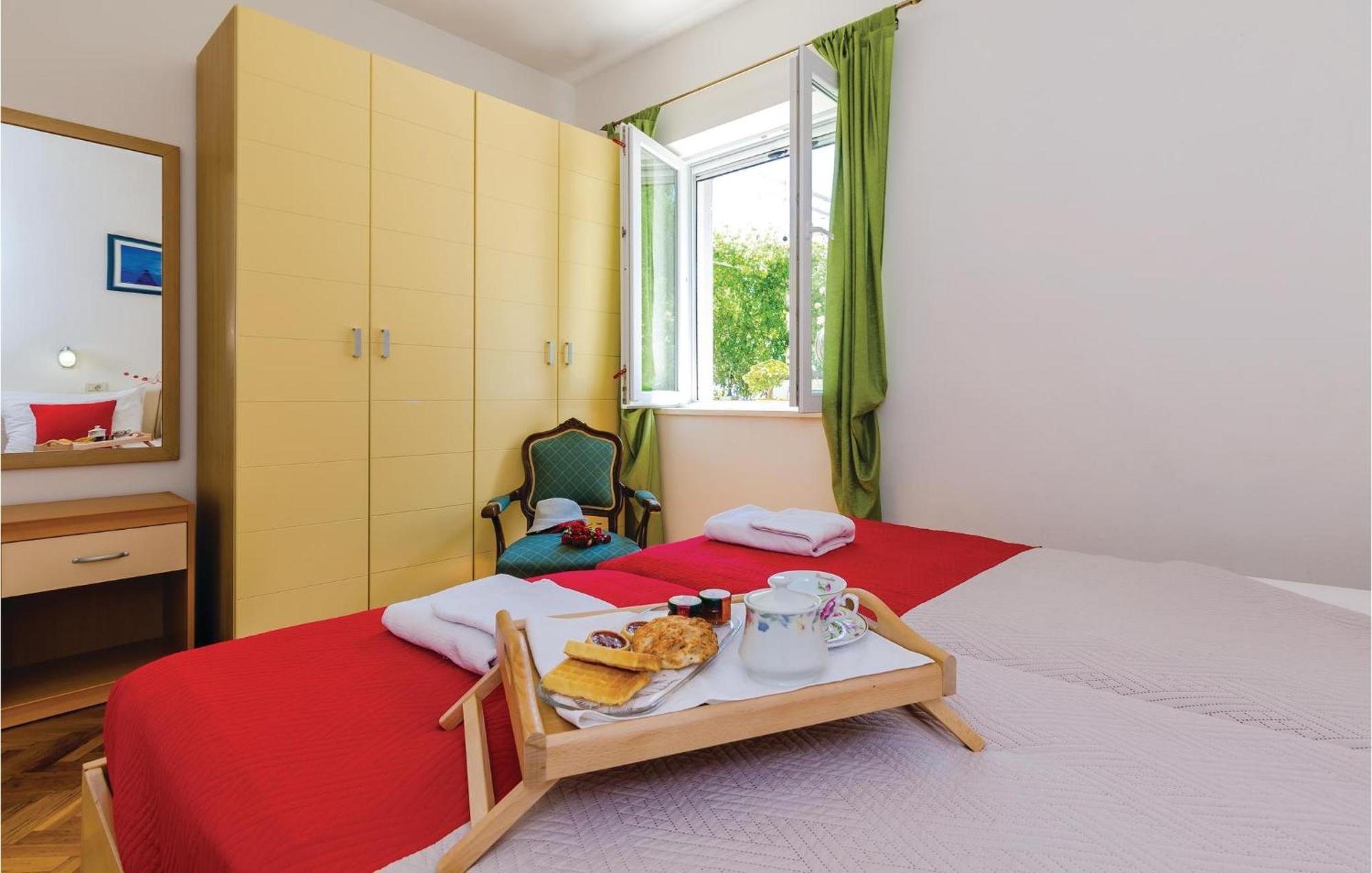 Pet Friendly In Bosanka With Kitchen Apartmán